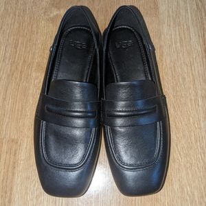 Ugg loafers, size 6